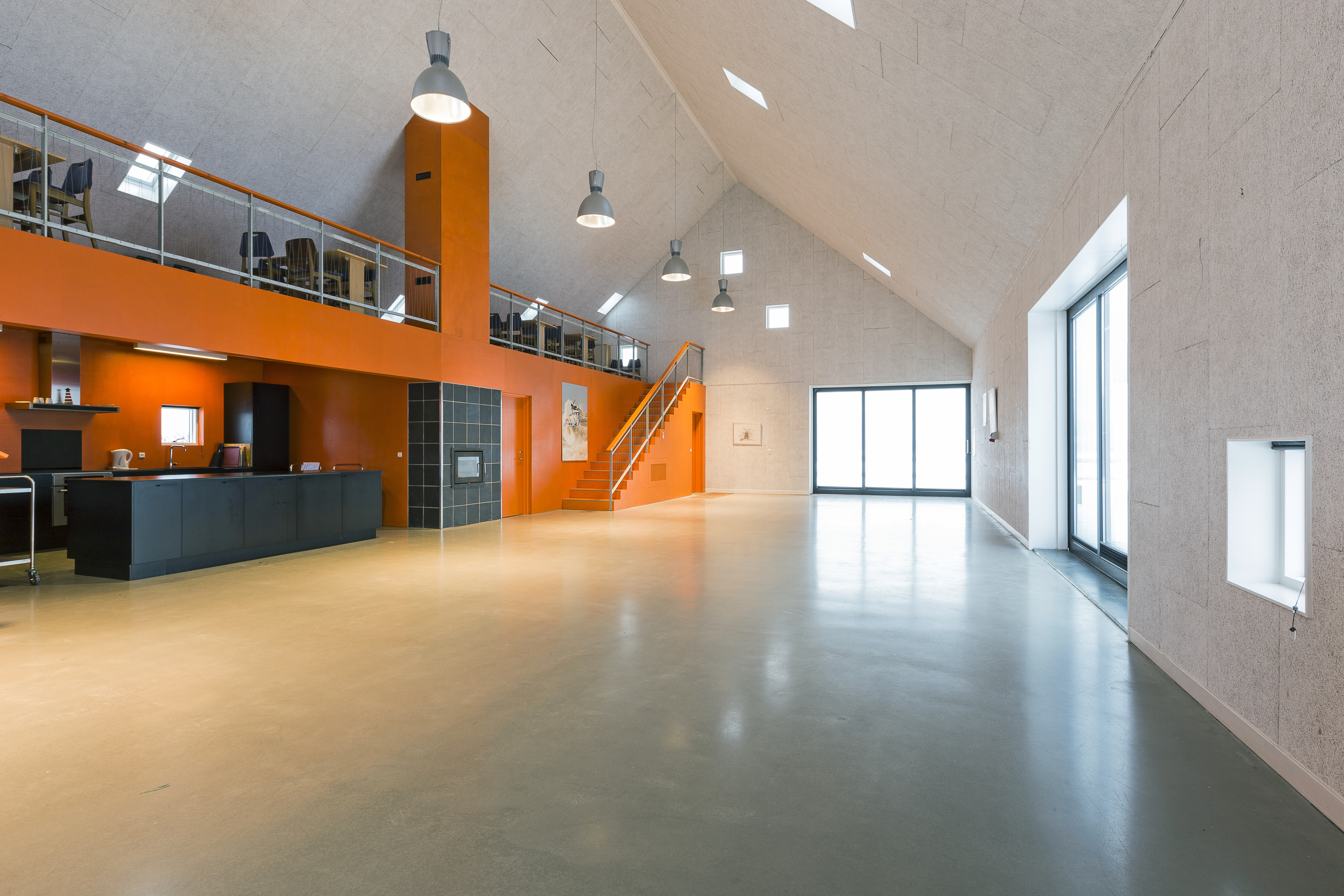 Troldtekt er C2C certificeret på guld-niveau og har derfor minimal skadelig afgasning til indeklimaet